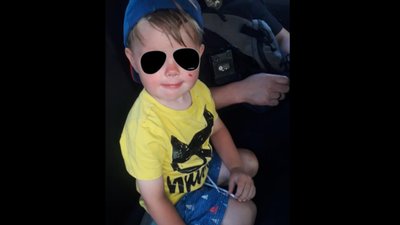 Львівські патрульні знайшли домівку маленького переселенця, який загубився у незнайомому місті