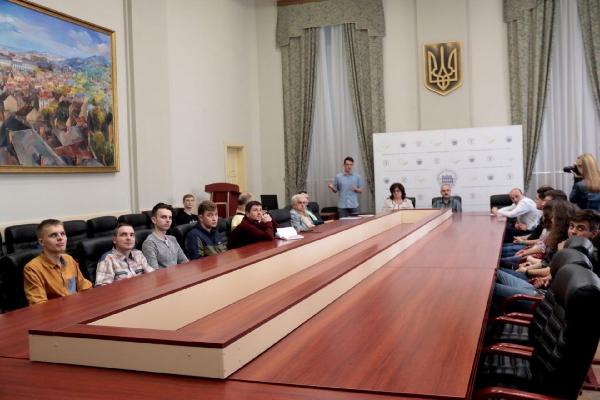 За останні роки з широко вжитку вийшли "ВК" та "Однокласники". Фото: 4studio.