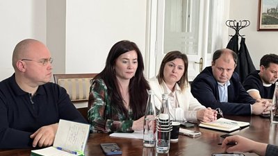 У Львові триває скандал через поліклініки
