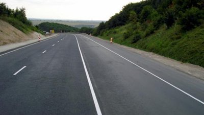 На Львівщині виконали більше половини запланованих ремонтів доріг