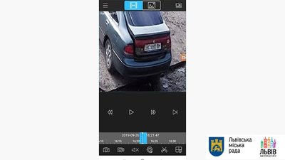 Львівська міська рада розшукує водія автівки з номером ВС5582ВМ