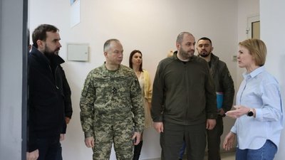 Сирський та Умєров відвідали Львівський рекрутинговий центр