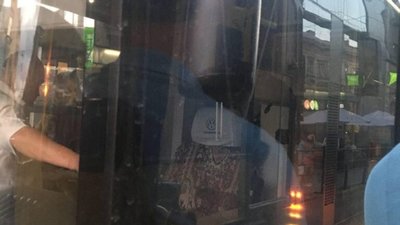 У Львові трамвай не розминувся із автобусом (ФОТО)