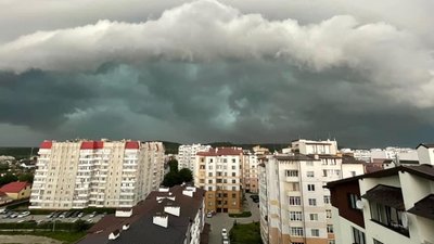 У Львові пройшла гроза (ФОТО, ВІДЕО)