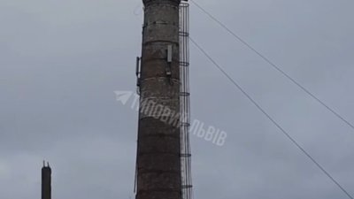 У Львові завалили стару вишку (ВІДЕО)