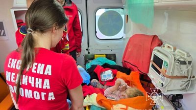 На Львівщині всю ніч шукали дворічну дівчину