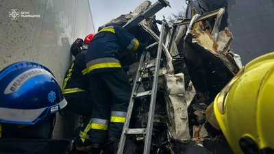 ДСНС повідомила подробиці автотрощі біля Львова