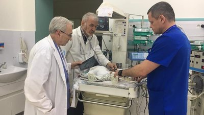 Хірурги Львівського Охматдиту здійснили складну операцію новонародженій дитині 