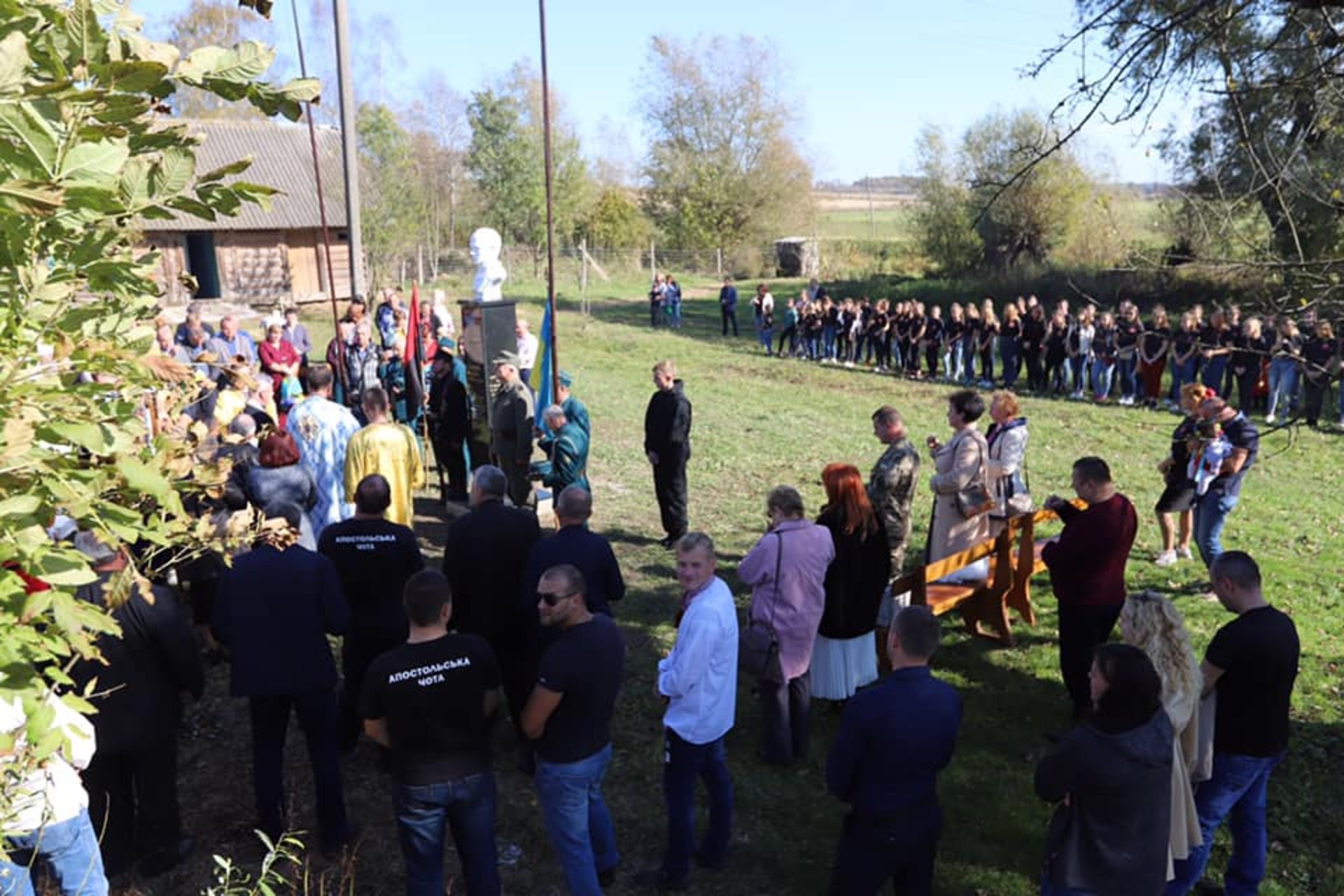 На Львівщині відкрили пам’ятник Герою України Степану Бандері. Фото Олега Синютки