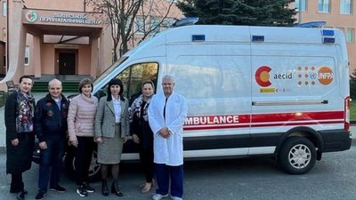 ​​Львівський обласний клінічний перинатальний центр отримав автомобіль
