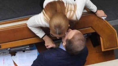 Тимошенко заборонила згадувати її прізвище разом з Медведчуком