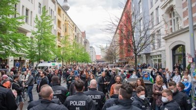 У Берліні люди вийшли на протест проти карантину