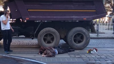 У центрі Львова  КАМАЗ збив пішохода (ФОТО)