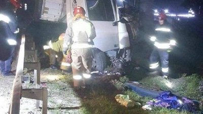 На виїзді зі Львова вантажівка потрапила у ДТП (ФОТО, ВІДЕО)