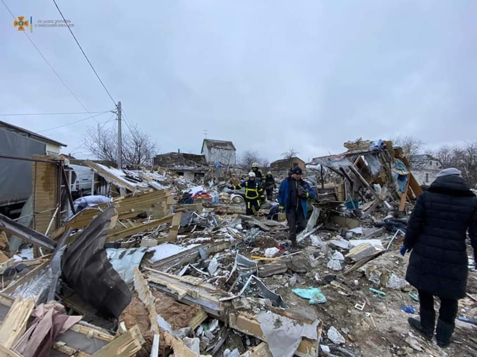 У Калинівці на Київщині росіяни вщент зруйнували будинок, є загибла, фото ДСНС