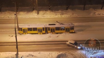 У Львові на Княгині Ольги трамвай заблокував пасажирів у салоні (ФОТО)