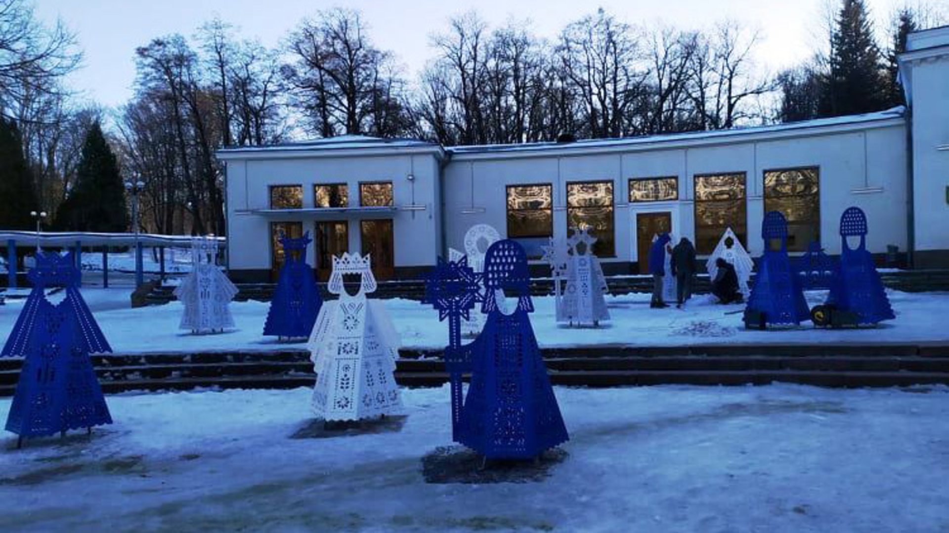 У Трускавці за 300 тисяч гривень встановили фанерний вертеп. Фото Джерела Трускавця