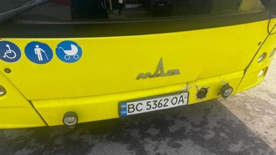 У Львові водії маршруток ігнорують зупинки