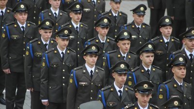 Учні Львівського ліцею імені Героїв Крут склали урочисту клятву (ФОТО)