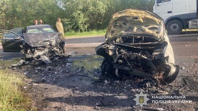 На Львівщині згорів автомобіль, четверо травмованих (ФОТО, ВІДЕО)