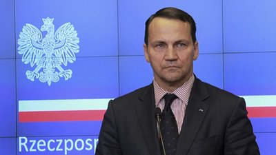 Екс-глава МЗС Польщі назвав Качинського "капосним дідуганом"