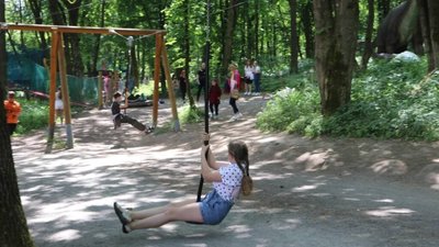 Для 400 дітей із вразливих категорій організували свято в парку розваг «УРУРУ»