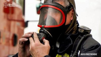 У Львові врятували трьох людей