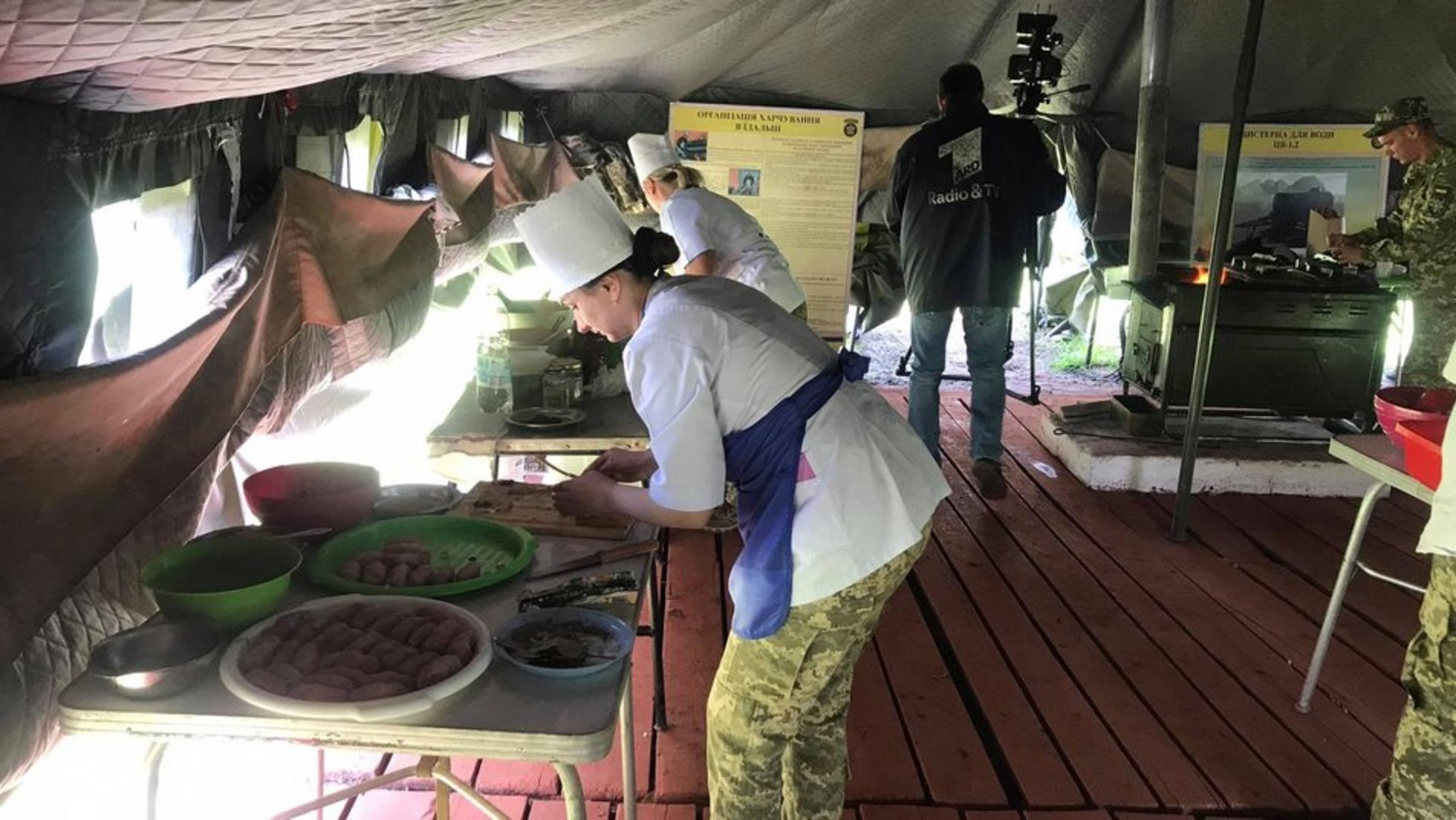 На Львівщині між рестораторами та військовими провели кулінарні змагання, фото Суспільне