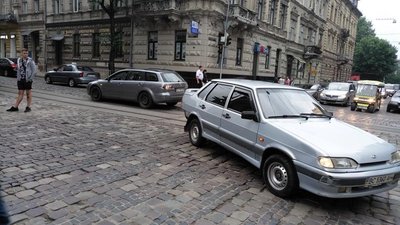 У центрі Львова ускладнений рух транспорту