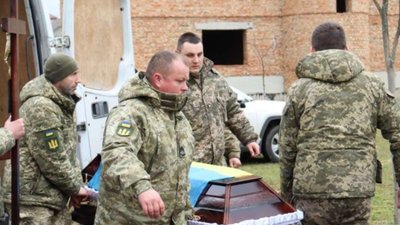 Львівщина зустріла тіло захисника України (ФОТО)