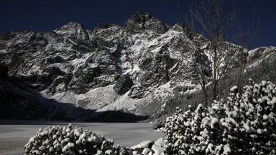 Туристи з України провалилися під кригу на озері у польських Татрах