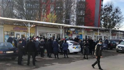 На «Галицькому перехресті» конфлікт між поліцією та підприємцями щодо карантинних обмежень