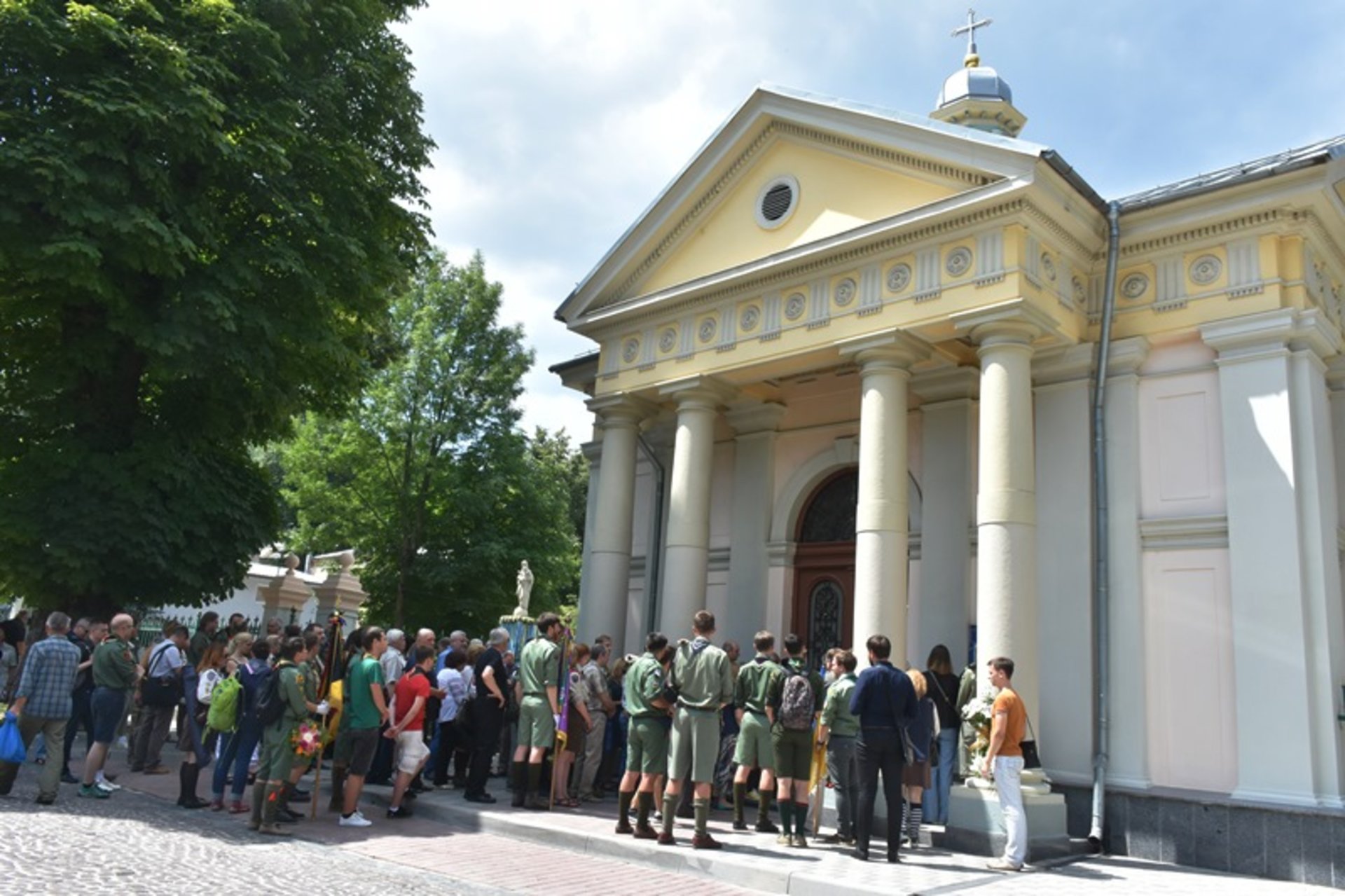 Львівщина попрощалась із відомим пластуном Олесем Криськівом