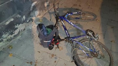 У Львові чоловік викрав речі і віз їх велосипедом (ФОТО)