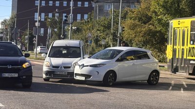 У Львові не розминулись автомобілі