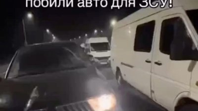 Польські фермери побили авто для ЗСУ і блокують техніку на кордоні з Україною