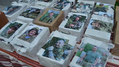 На Львівщині презентували серію поштівок «Українські Герої»