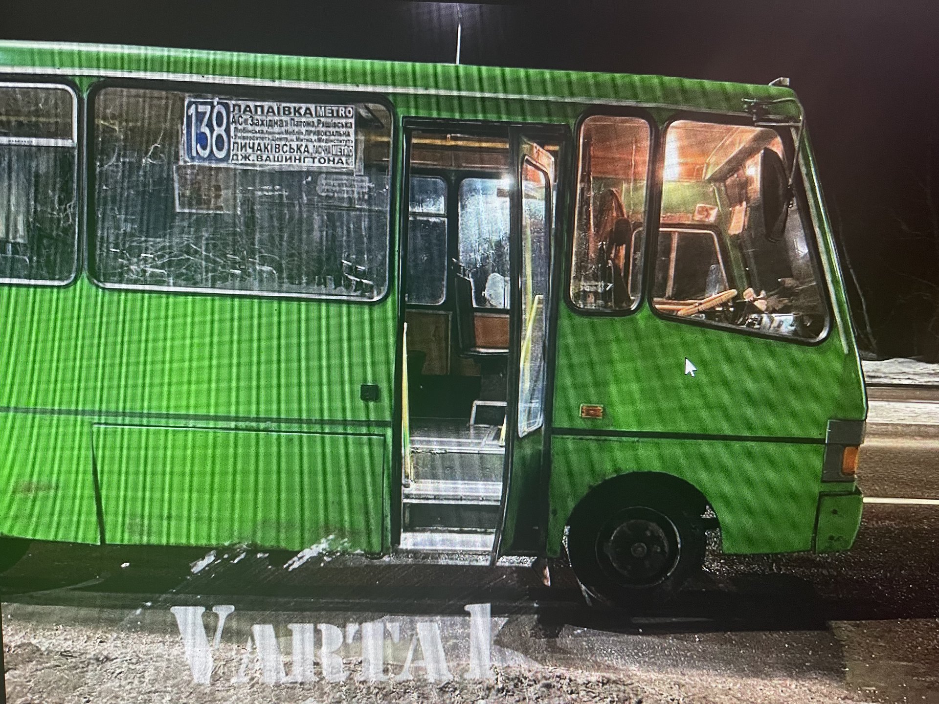 У Львові маршрутка не розминулись із автомобілем