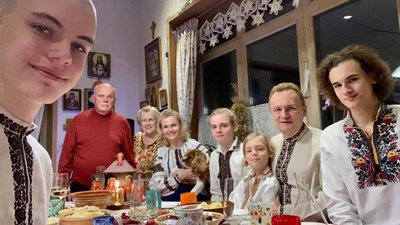 Повнолітні сини мера Львова Садового не отримали повістки