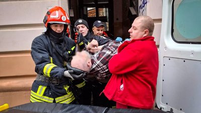 У Львові врятували літнього чоловіка