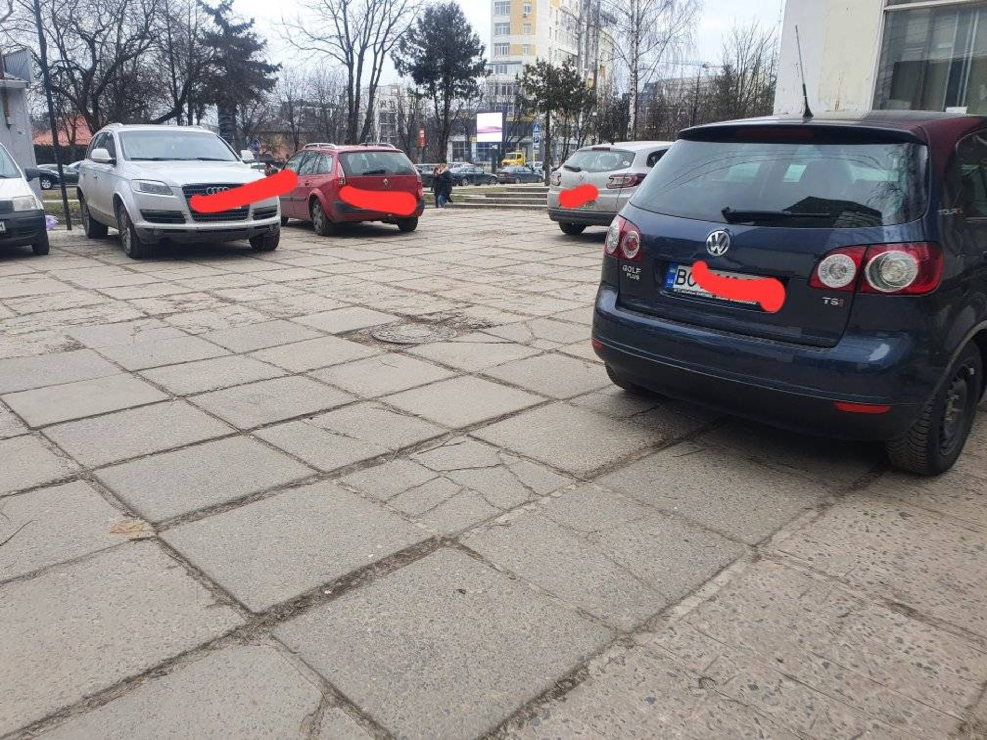 У Львові водії паркуються у пішохідній зоні, фото ГЛМЛ