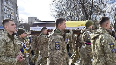 Як на Львівщині тисячі людей провели в останню путь Героя України (ФОТО)
