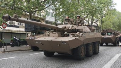 Франція передасть Україні легкі танки AMX-10 та бронемашини Bastion