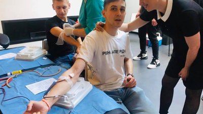 Перший Red Brunch у Львові зібрав рекордну кількість небайдужих людей