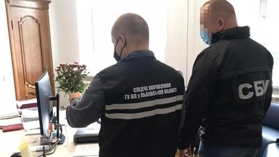 Слідчі повідомили про підозру в розтраті двом колишнім керівникам «Львівського локомотиворемонтного заводу»