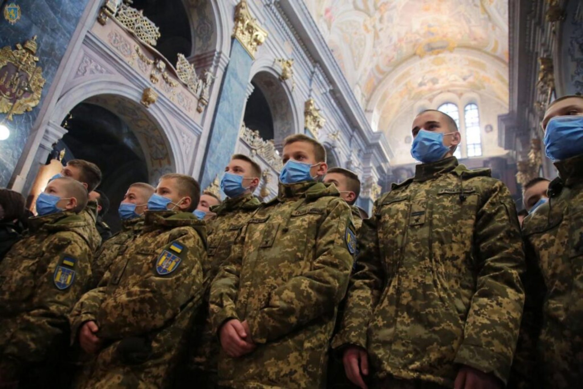 У Гарнізонному храмі помолились за військовослужбовців та погасили ювілейну марку