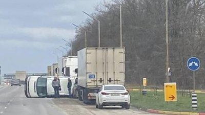 Біля Львова перекинувся автомобіль (ВІДЕО)