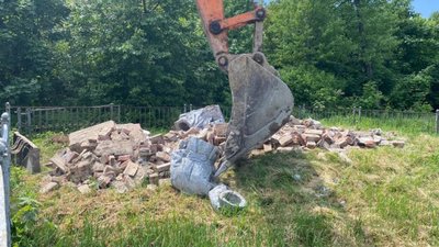 У Львівському районі демонтували ще два памʼятники радянської пропаганди (ВІДЕО)