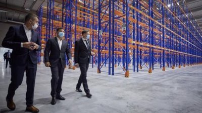 Зеленський на Львівщині побував у логістичному центрі