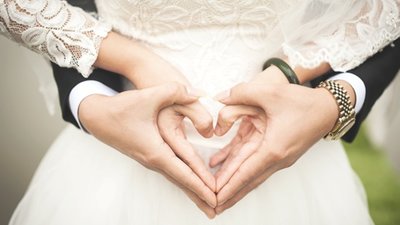 У Львові сьогодні шлюби реєструватимуть до опівночі